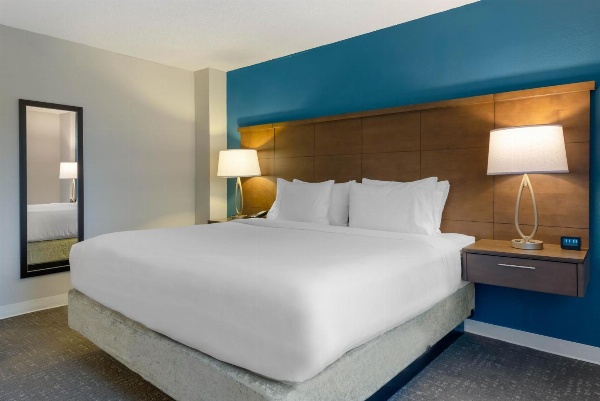 Staybridge Suites - Orlando Royale Parc Suites image 2