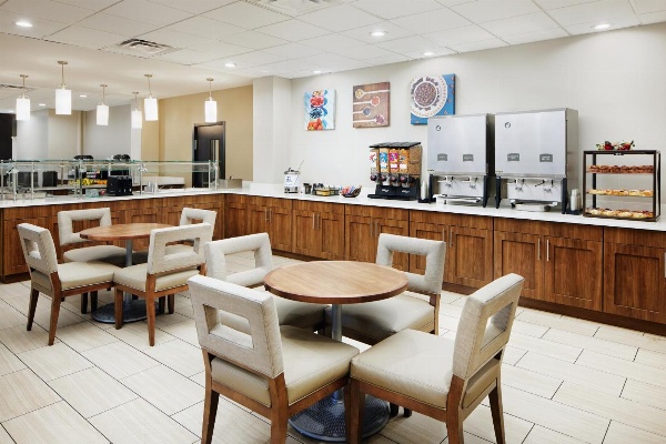 Staybridge Suites - Orlando Royale Parc Suites image 7